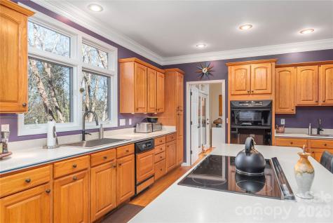 35 Hillcreek Drive Asheville NC 28804