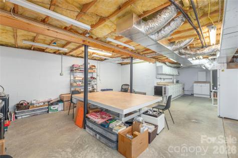 35 Hillcreek Drive Asheville NC 28804