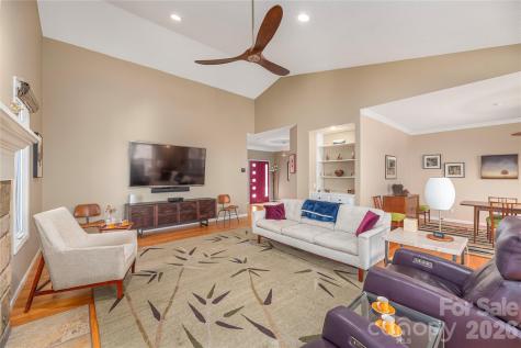 35 Hillcreek Drive Asheville NC 28804