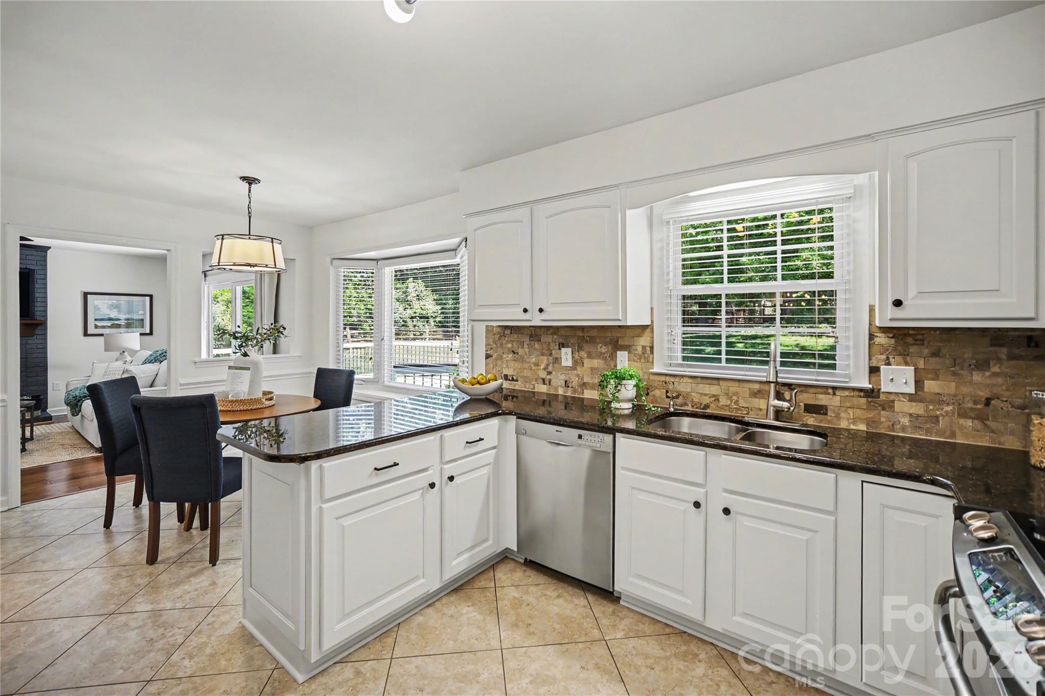 4831 Deanscroft Drive Charlotte NC 28226