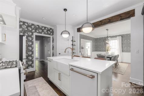3605 Selwyn Farms Lane Charlotte NC 28209