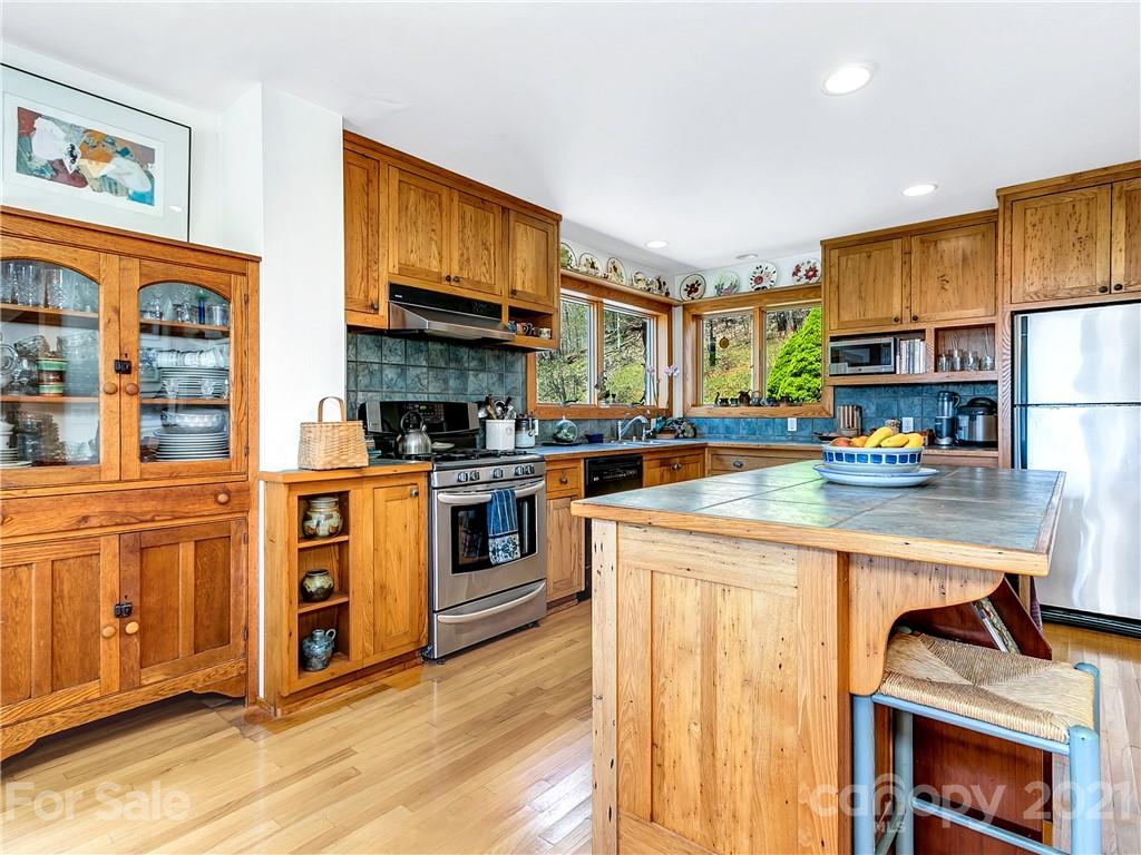 1161 Bee Branch Road Bakersville NC 28705