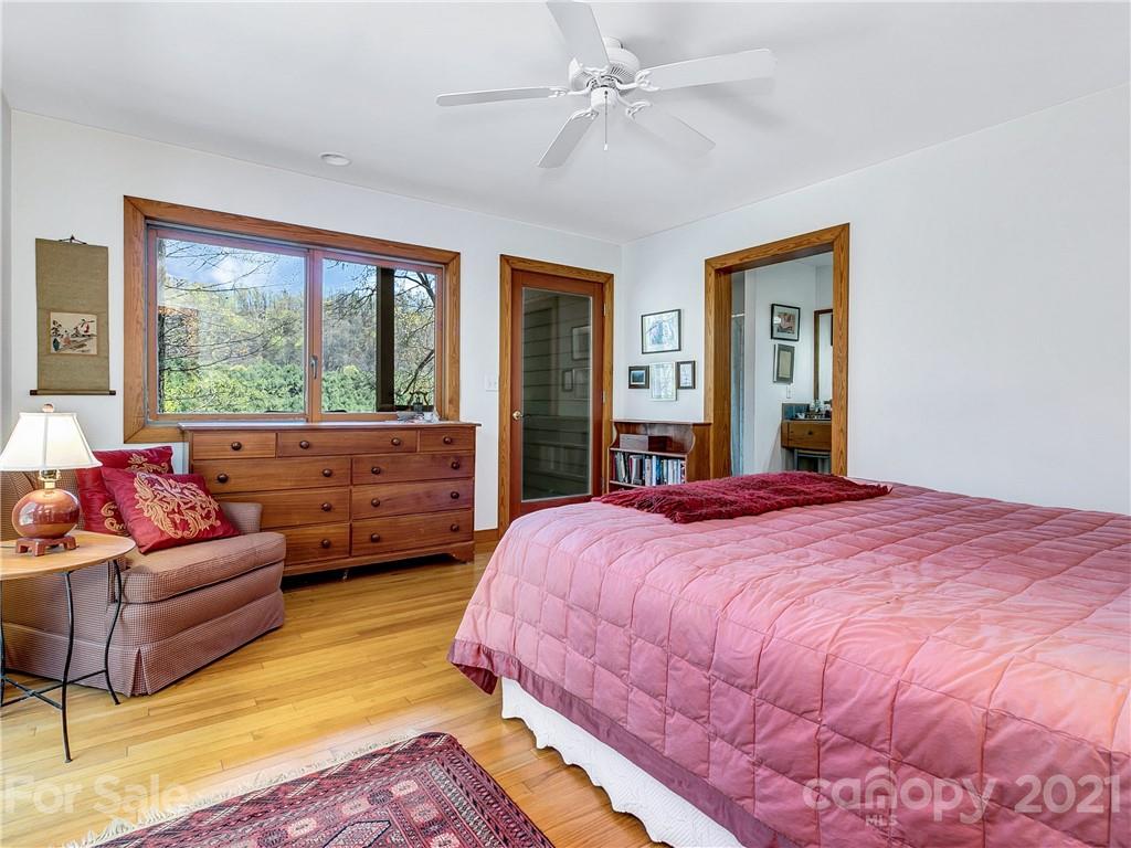 1161 Bee Branch Road Bakersville NC 28705