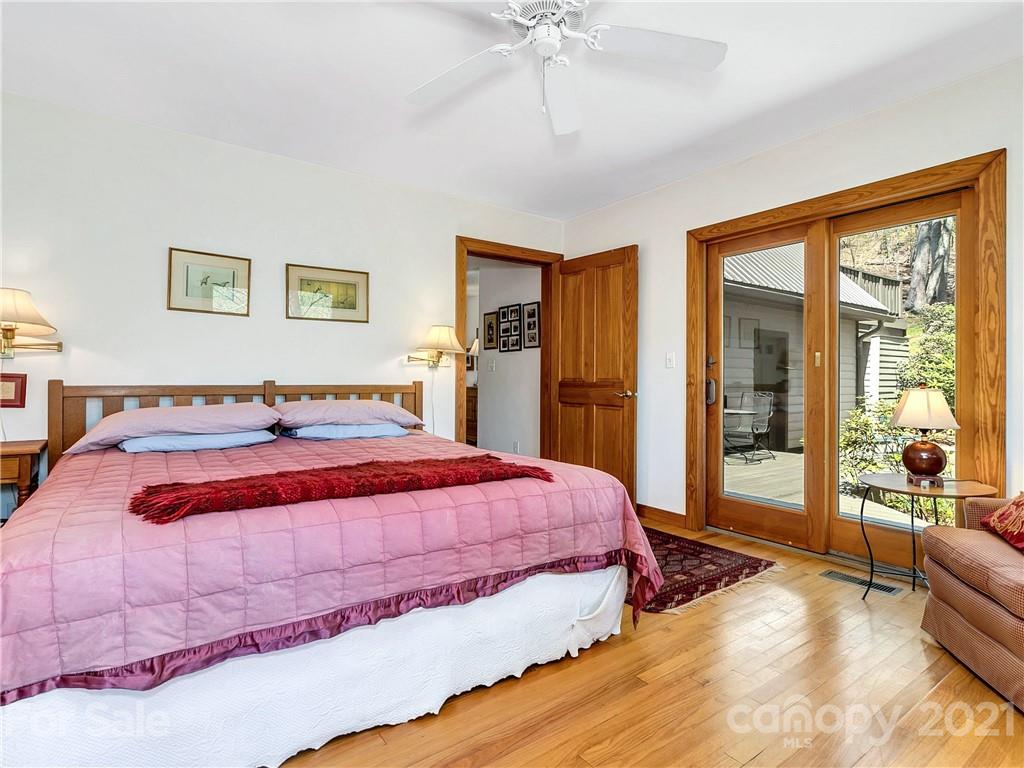 1161 Bee Branch Road Bakersville NC 28705
