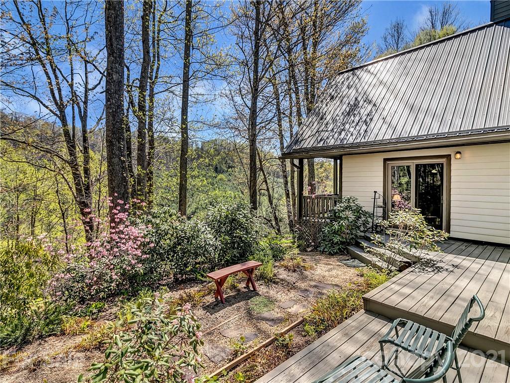 1161 Bee Branch Road Bakersville NC 28705