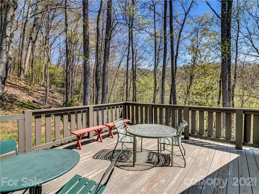 1161 Bee Branch Road Bakersville NC 28705