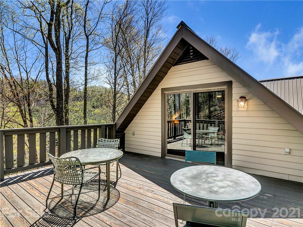 1161 Bee Branch Road Bakersville NC 28705