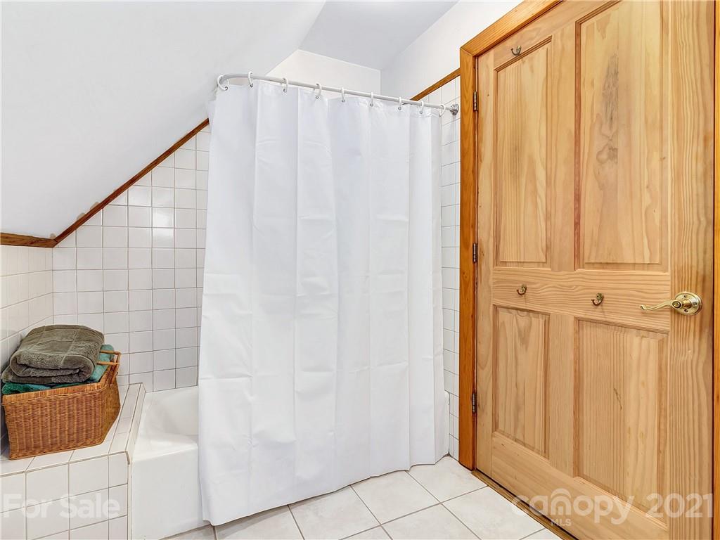 1161 Bee Branch Road Bakersville NC 28705