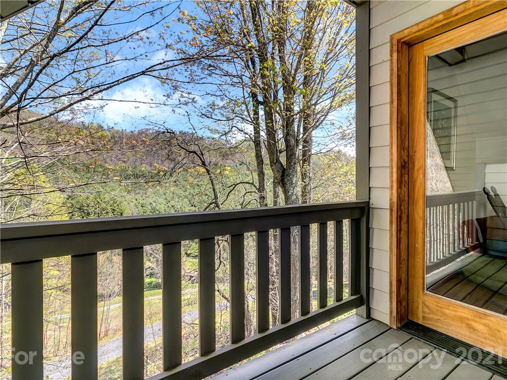 1161 Bee Branch Road Bakersville NC 28705