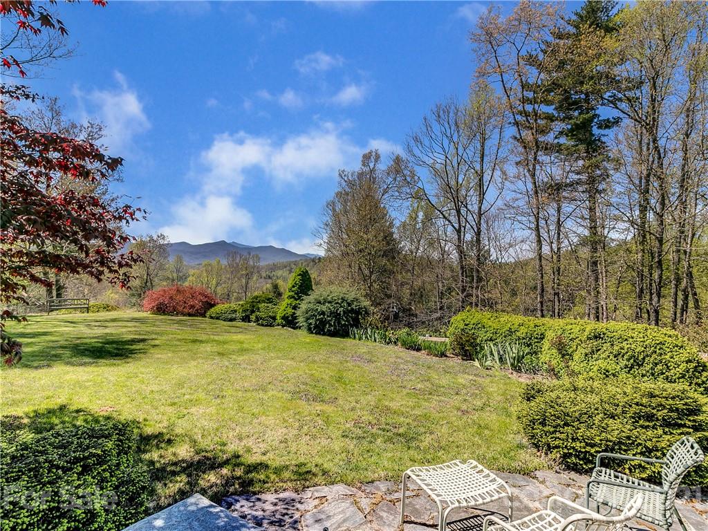 1161 Bee Branch Road Bakersville NC 28705