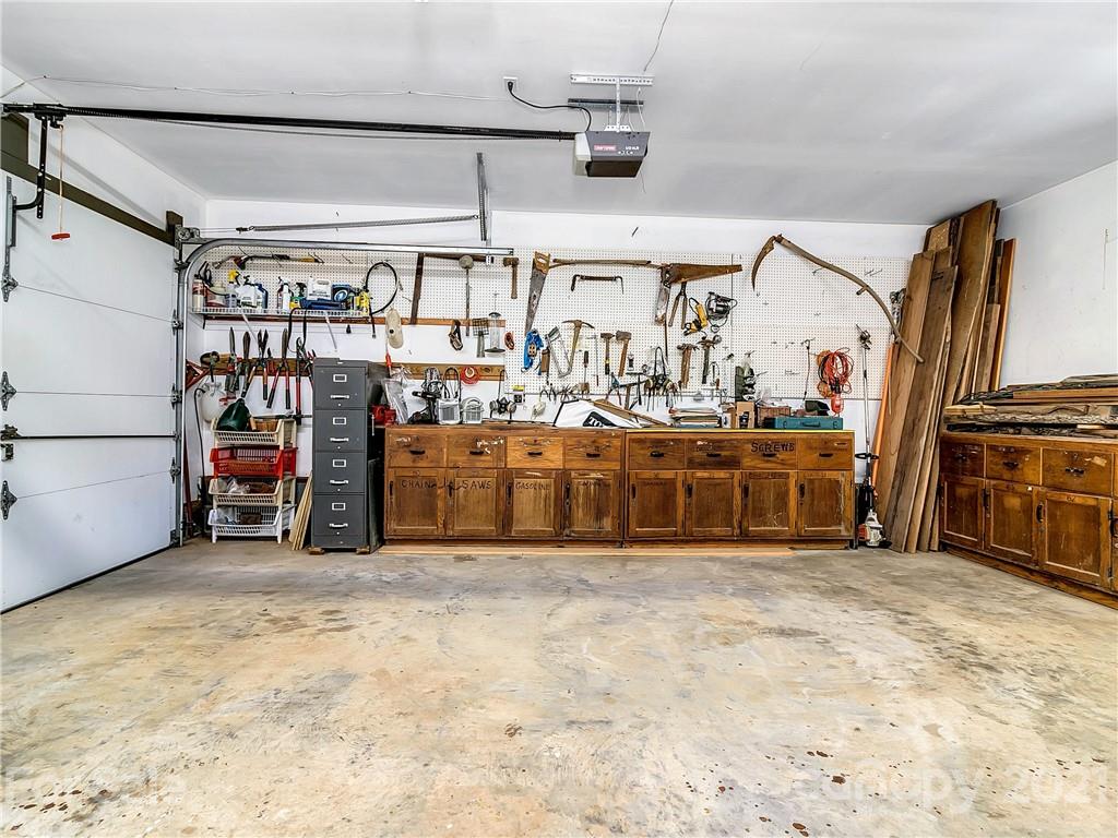 1161 Bee Branch Road Bakersville NC 28705
