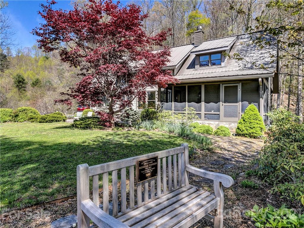 1161 Bee Branch Road Bakersville NC 28705