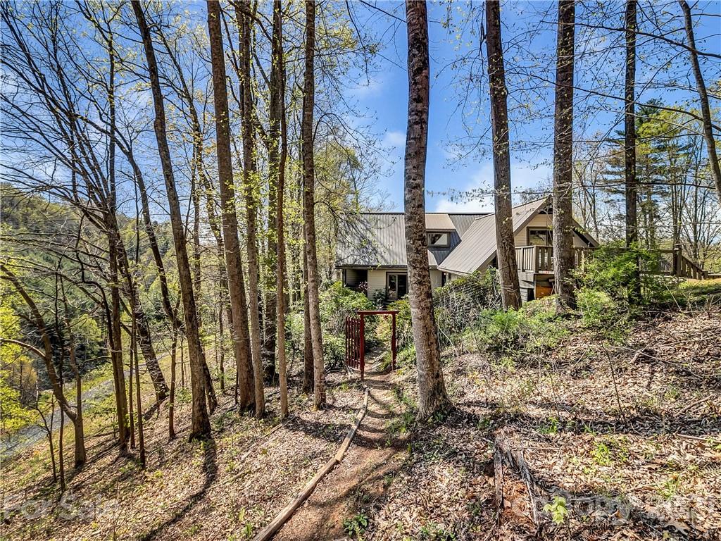 1161 Bee Branch Road Bakersville NC 28705