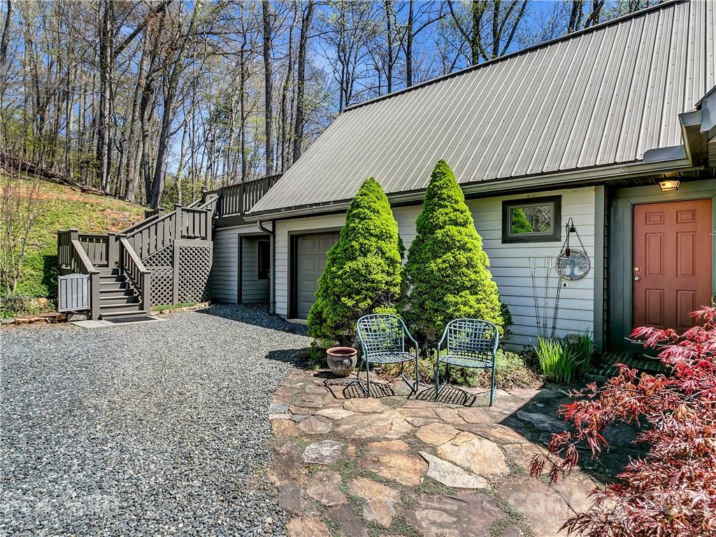 1161 Bee Branch Road Bakersville NC 28705