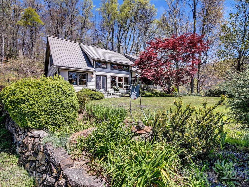1161 Bee Branch Road Bakersville NC 28705