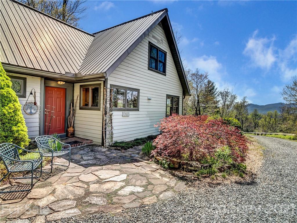 1161 Bee Branch Road Bakersville NC 28705