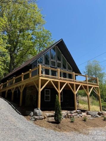 93 Horse Ring Drive Burnsville NC 28714