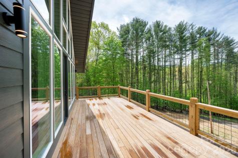 93 Horse Ring Drive Burnsville NC 28714