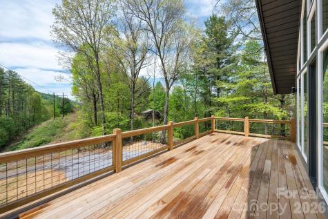 93 Horse Ring Drive Burnsville NC 28714