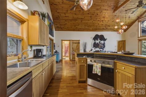 163 Bear Track Lane Vilas NC 28692