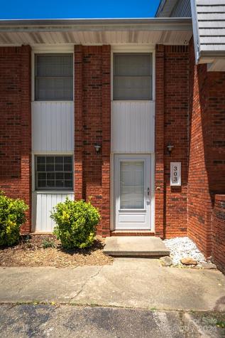 303 Southway Garden Road Arden NC 28704