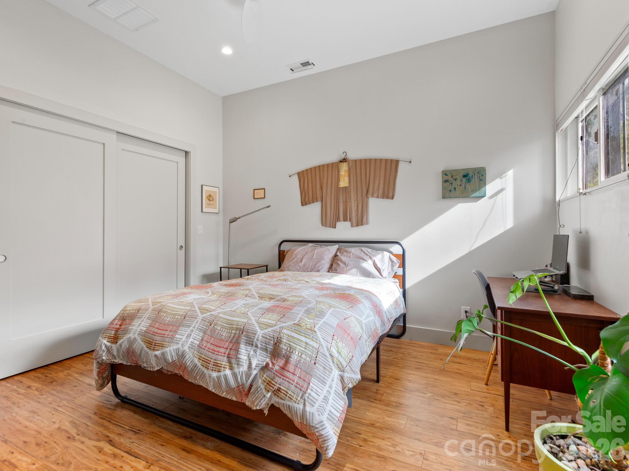 46 Pinecroft Road Asheville NC 28804