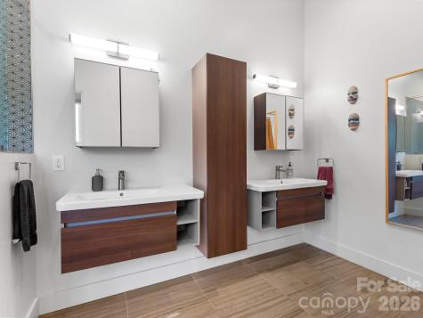 46 Pinecroft Road Asheville NC 28804