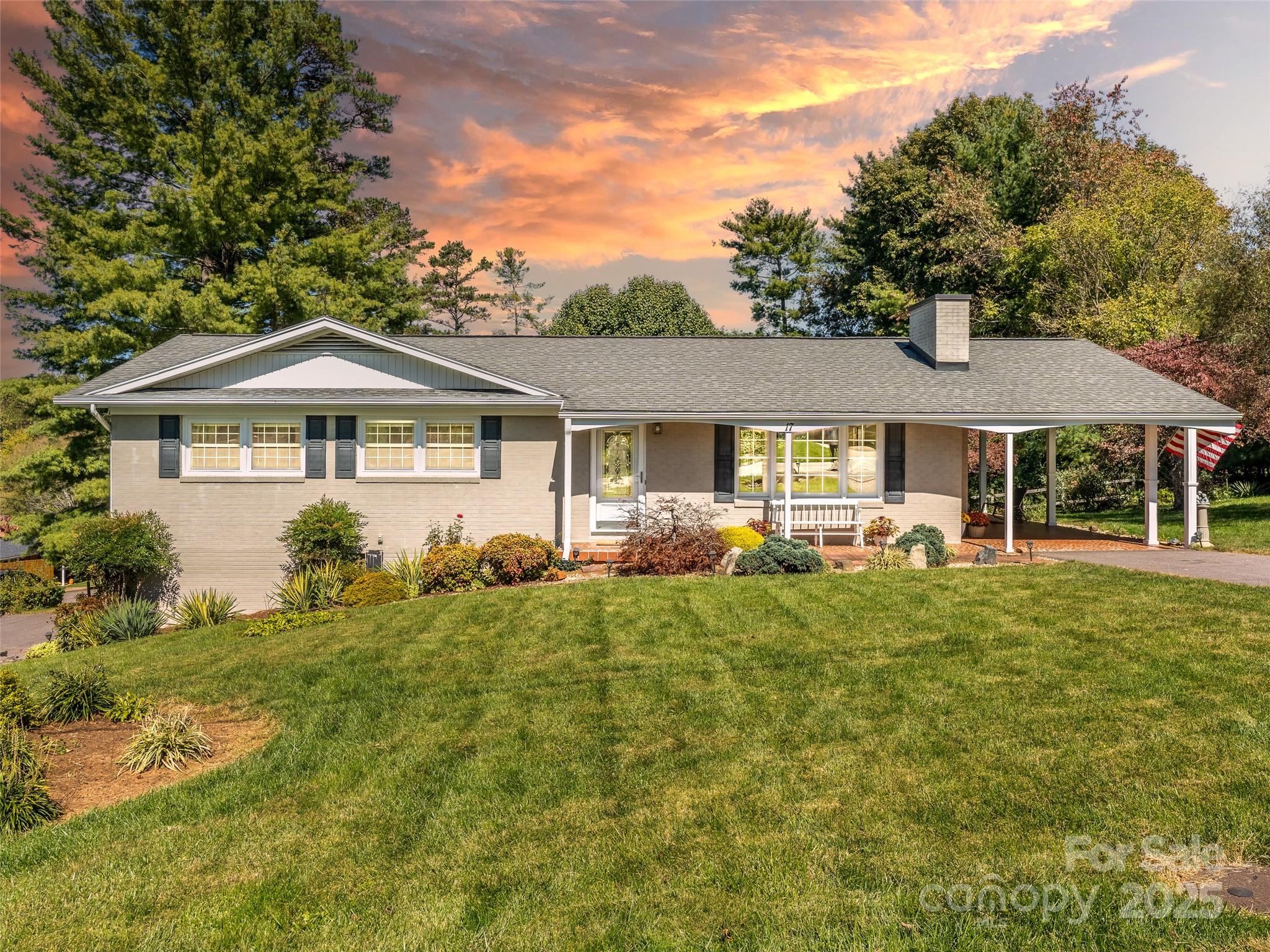 17 Sunset Drive Weaverville NC 28787