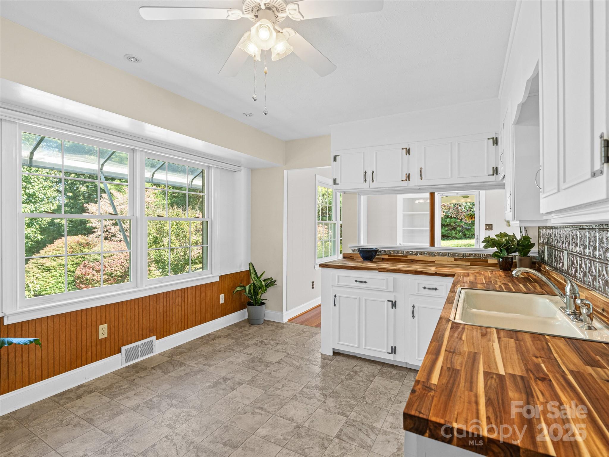 17 Sunset Drive Weaverville NC 28787