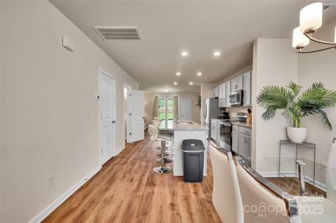 231 Hoskins Avenue Drive Charlotte NC 28208