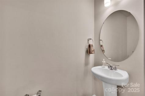 231 Hoskins Avenue Drive Charlotte NC 28208