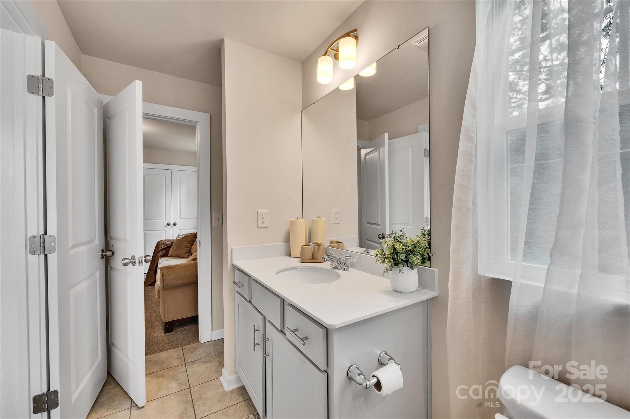 231 Hoskins Avenue Drive Charlotte NC 28208