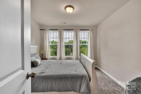 231 Hoskins Avenue Drive Charlotte NC 28208