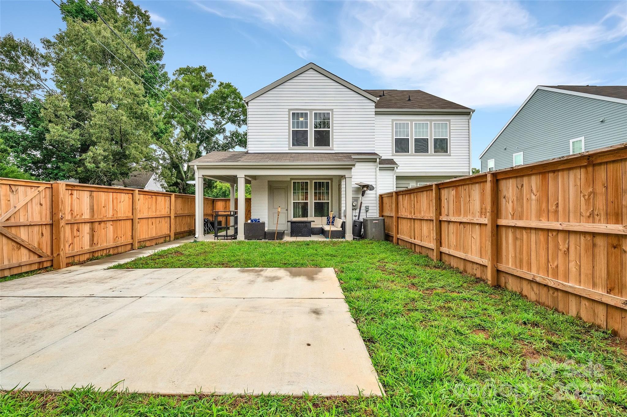 231 Hoskins Avenue Drive Charlotte NC 28208