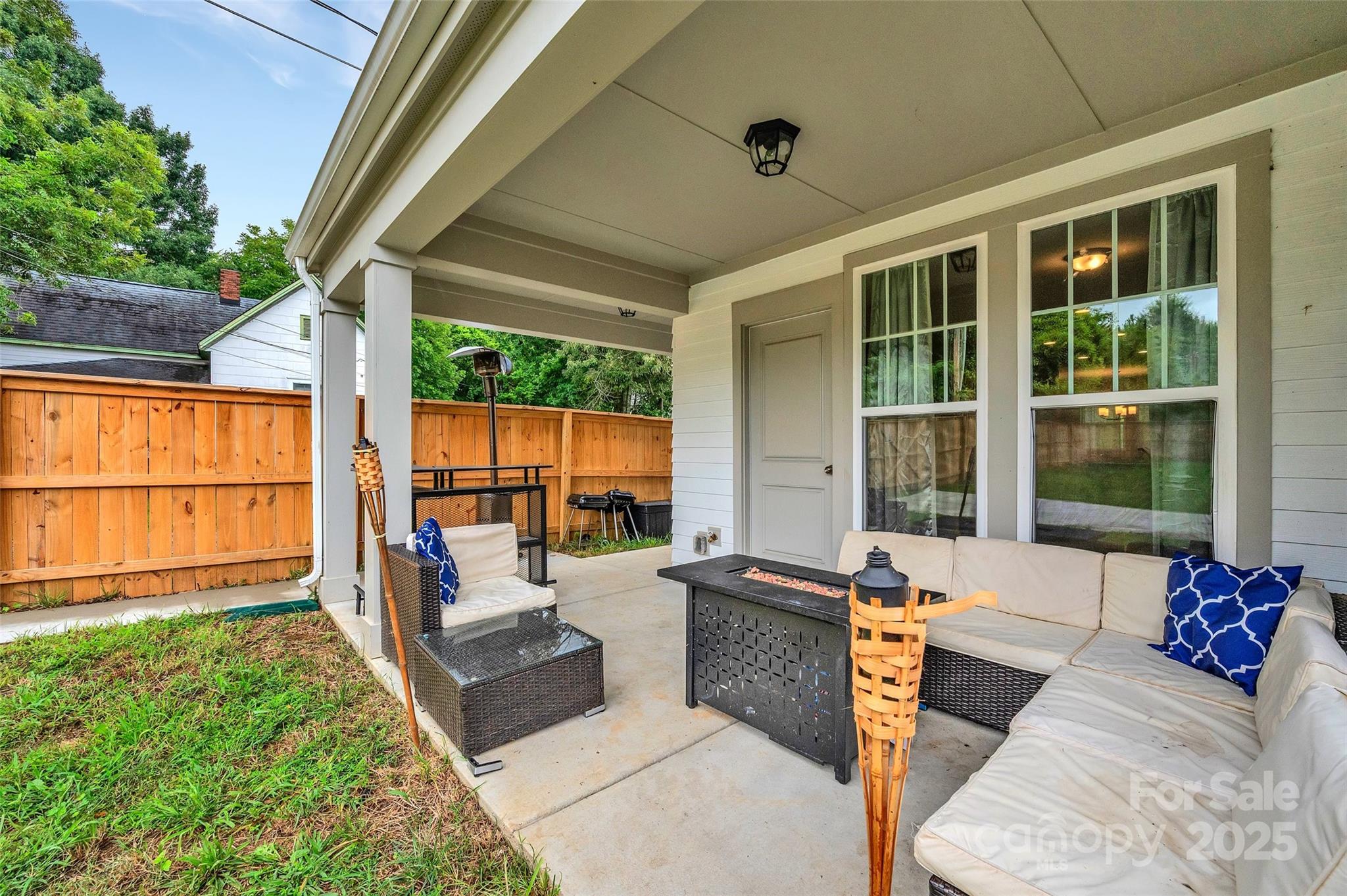 231 Hoskins Avenue Drive Charlotte NC 28208