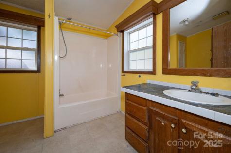 6 Wisteria Court Asheville NC 28806