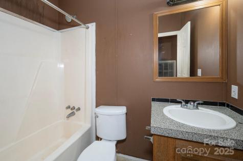 6 Wisteria Court Asheville NC 28806