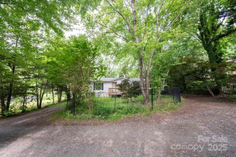 6 Wisteria Court Asheville NC 28806