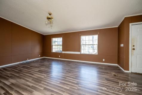 6 Wisteria Court Asheville NC 28806