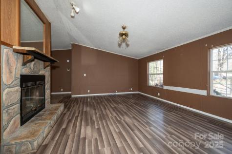 6 Wisteria Court Asheville NC 28806