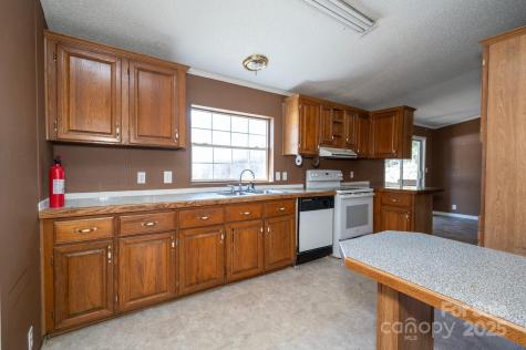 6 Wisteria Court Asheville NC 28806