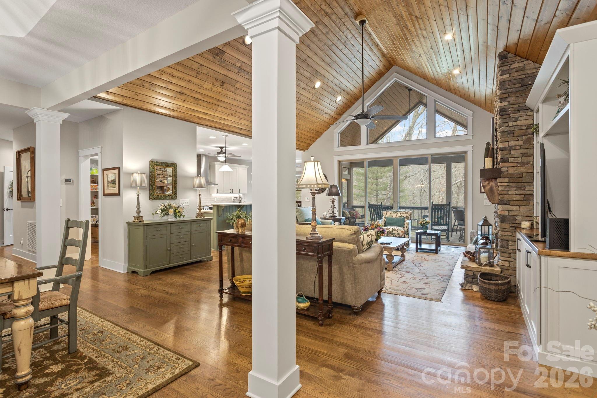 719 Overlook Drive Flat Rock NC 28731