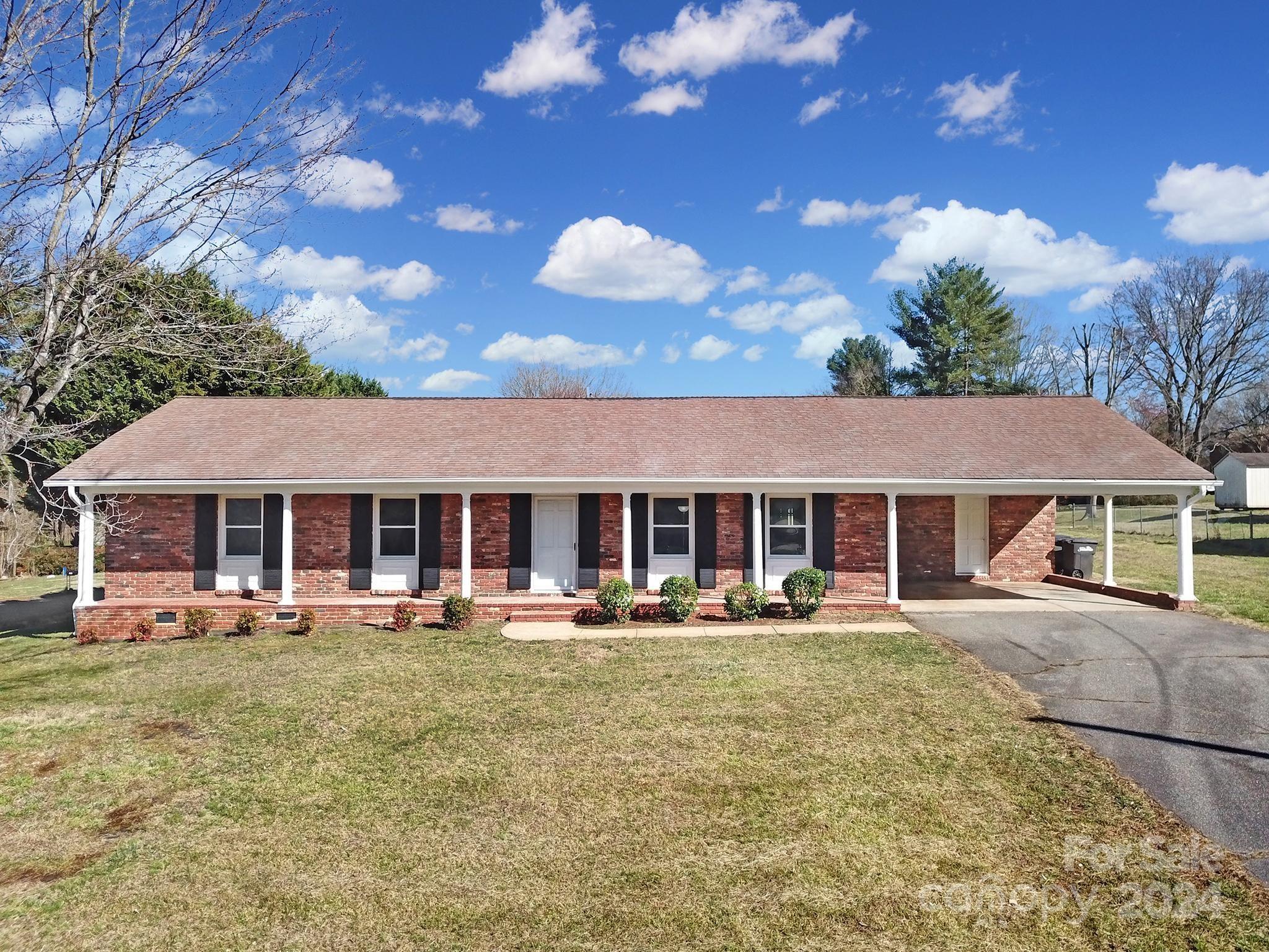 914 Valley Street Statesville NC 28677