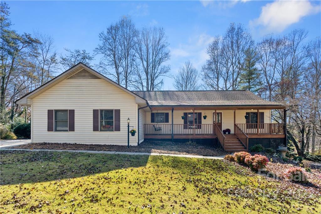 15 Country Lane Candler NC 28715