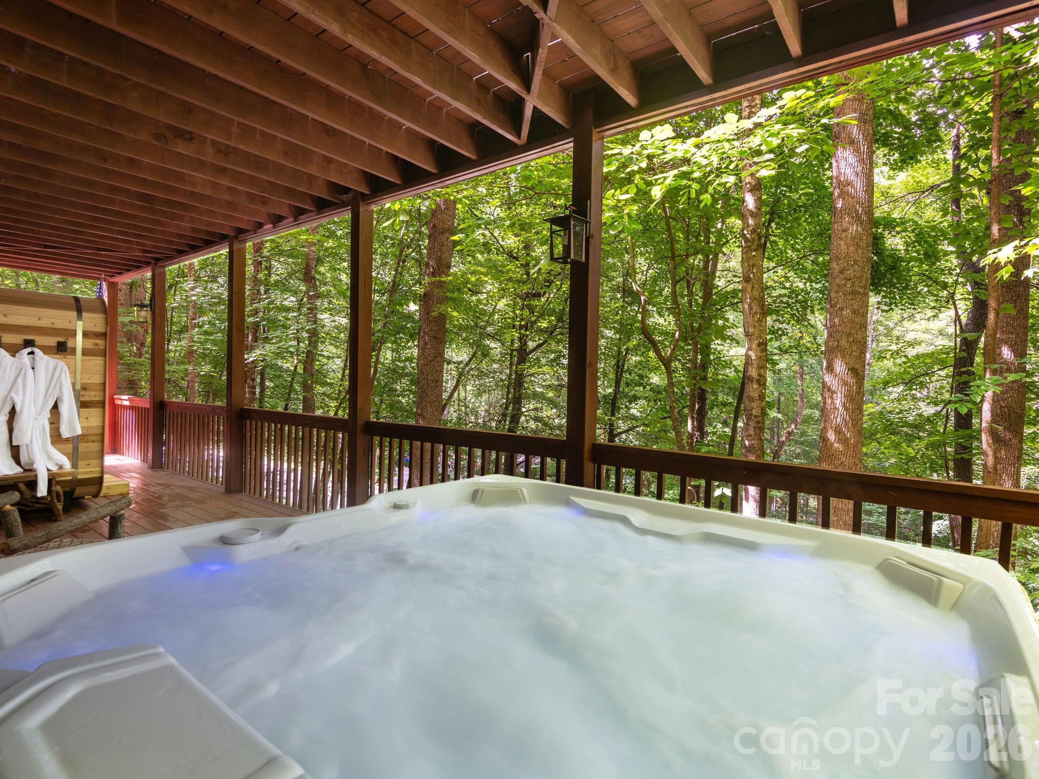 37 Grinnin Sun Road Burnsville NC 28714
