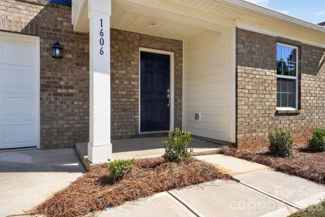 1606 Highacre Place Bessemer City NC 28016