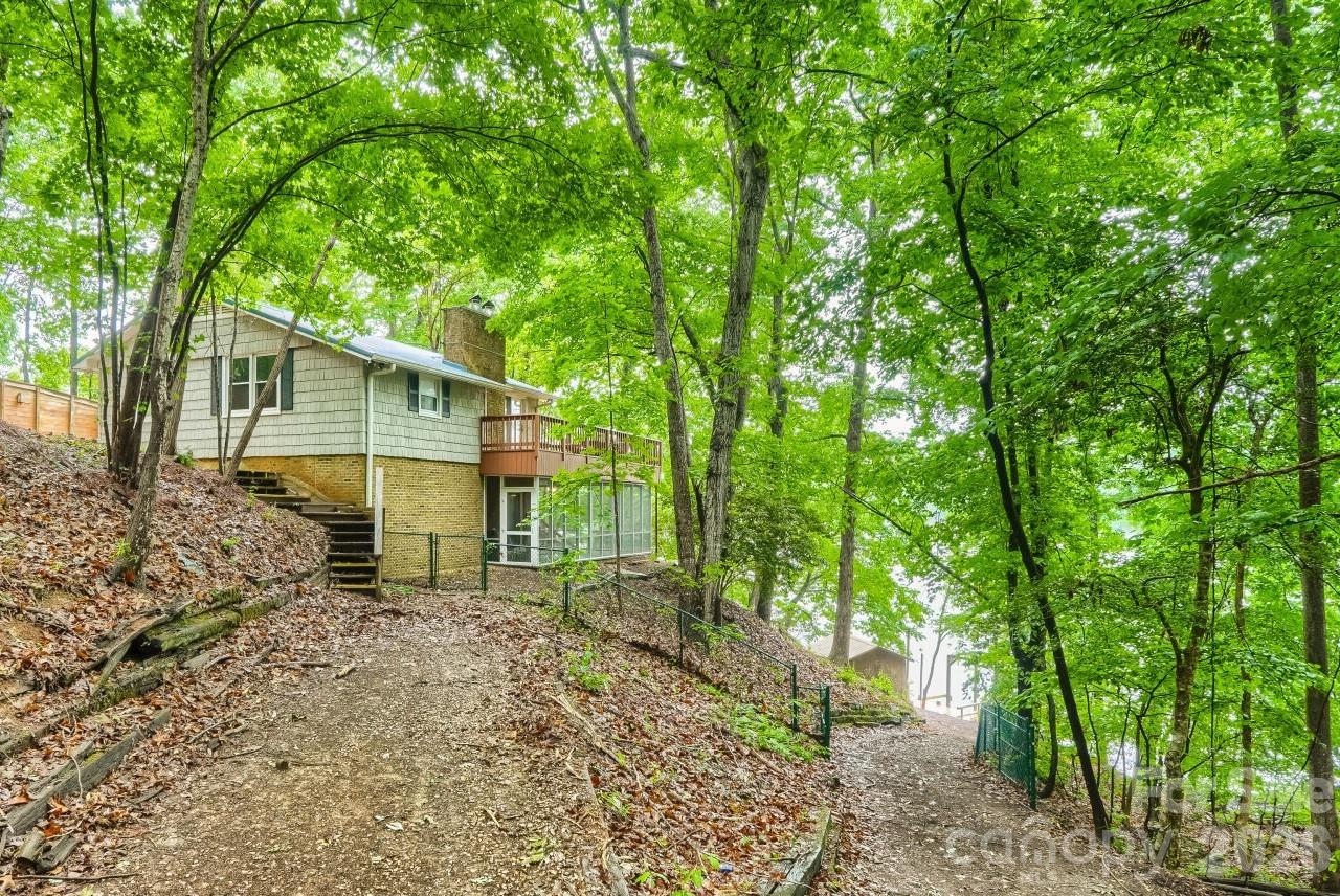 42640 Moonshine Drive New London NC 28127