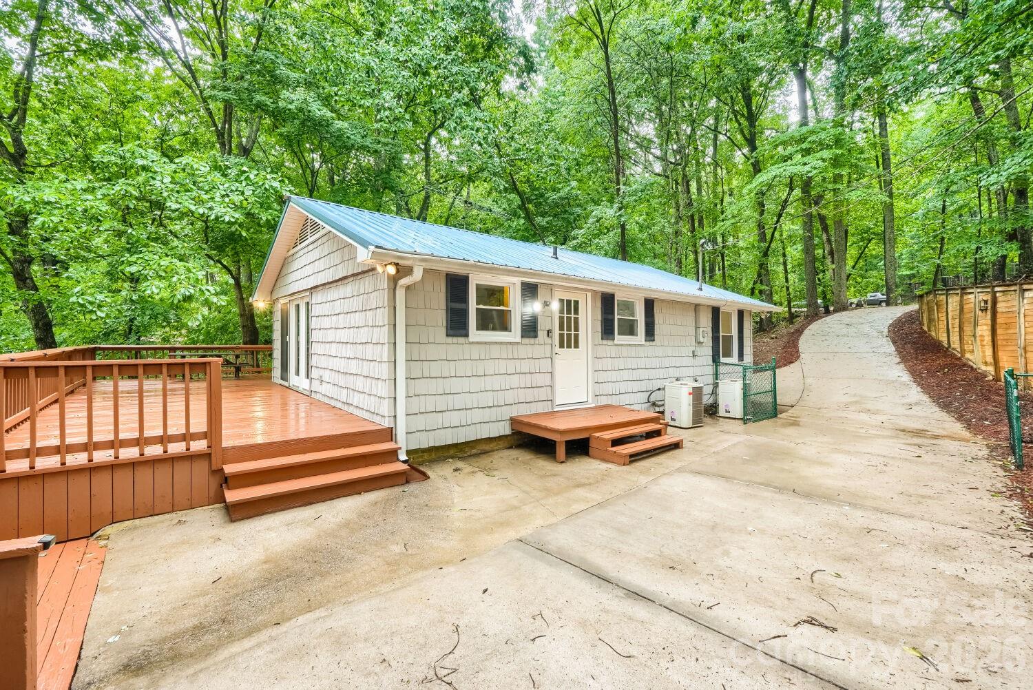 42640 Moonshine Drive New London NC 28127