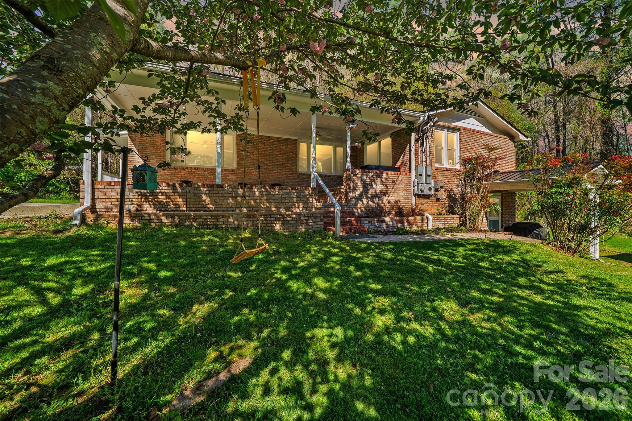 913 Dorothy Street Hendersonville NC 28791