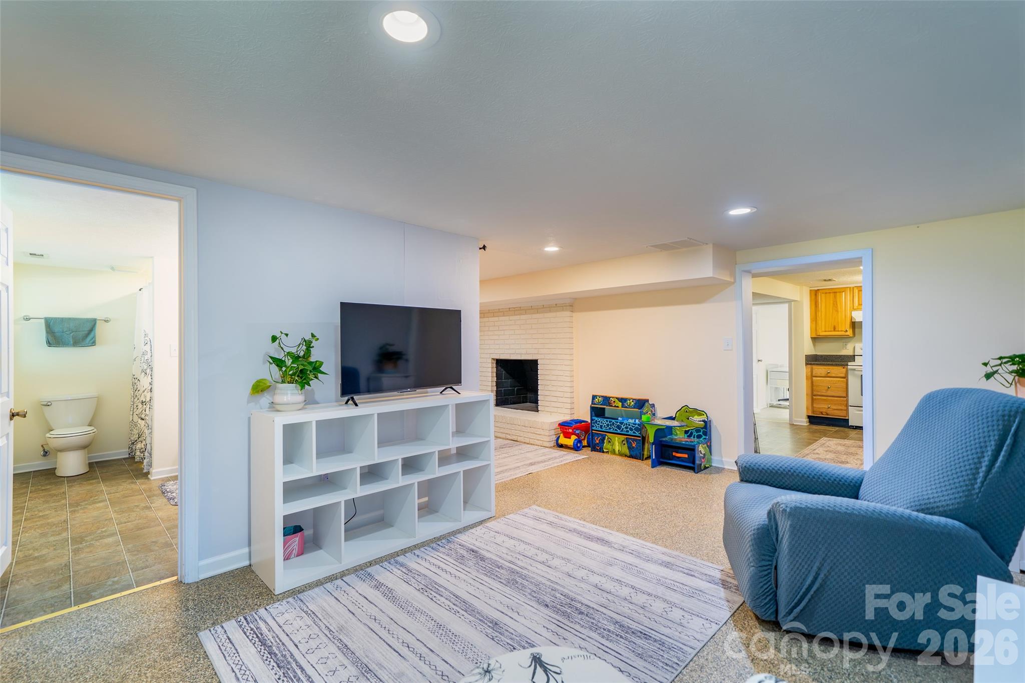 913 Dorothy Street Hendersonville NC 28791
